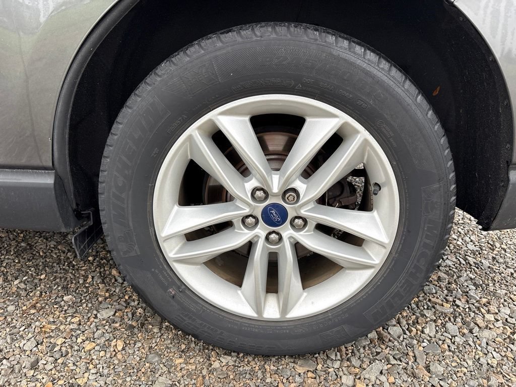 Used 2016 Ford Edge SEL w/ Equipment Group 201A AWD/4WD image 5