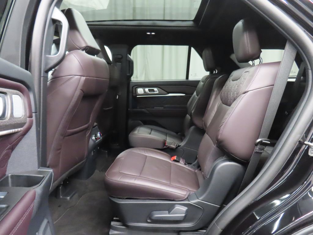 Used 2026 Ford Explorer Platinum w/ LUX Leather Package AWD/4WD image 13