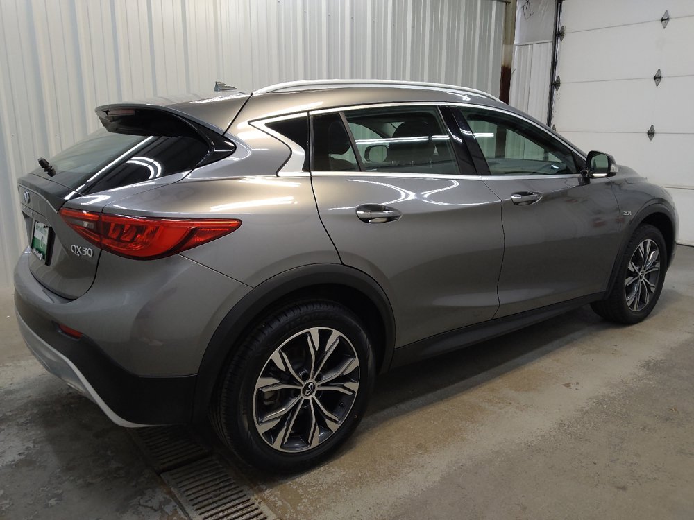 Used 2018 INFINITI QX30 AWD image 10