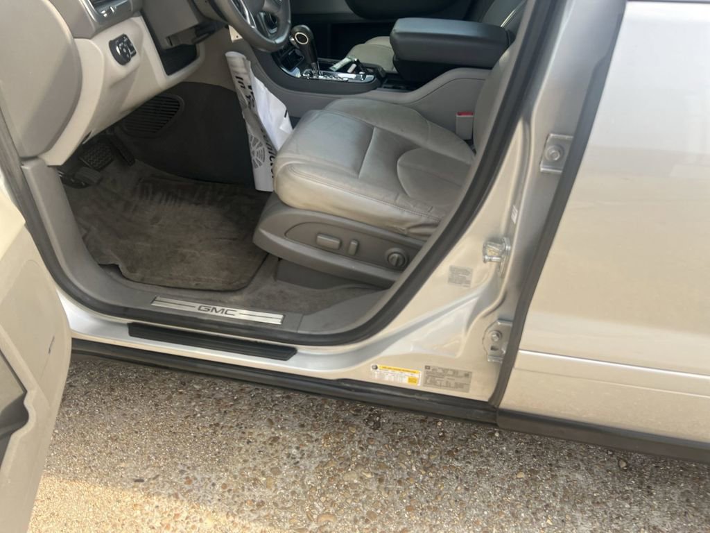 Used 2017 GMC Acadia Limited SLT image 12