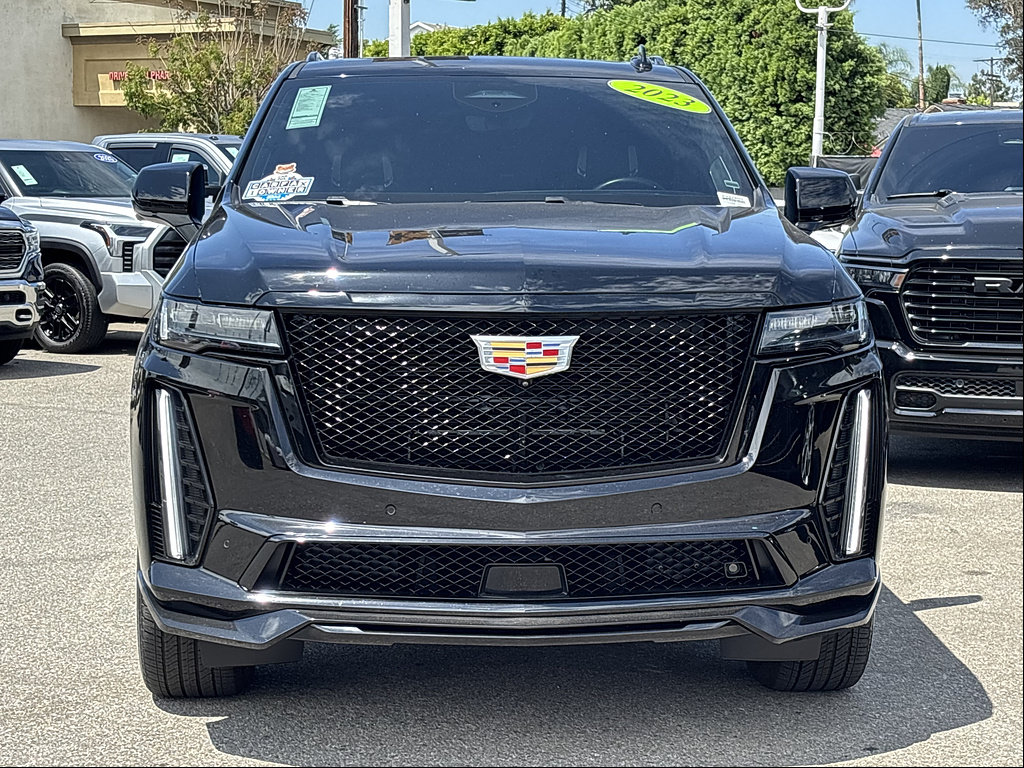 Used 2023 Cadillac Escalade ESV V w/ Heavy-Duty Trailer Package AWD/4WD image 6