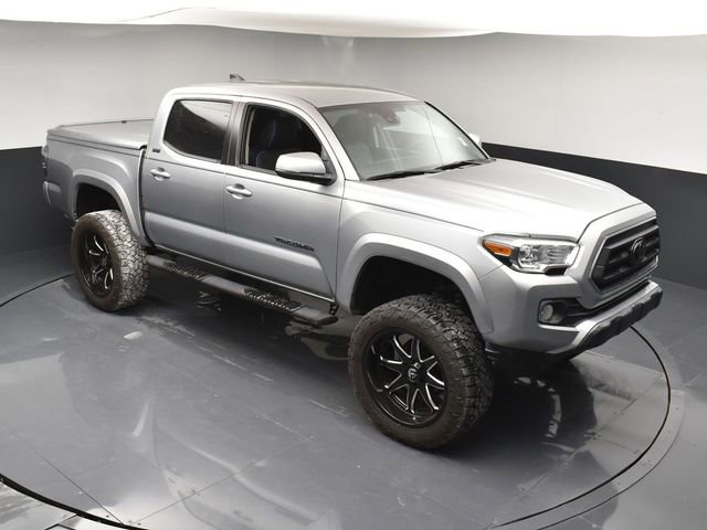 Used 2022 Toyota Tacoma SR5 w/ Technology Package image 37