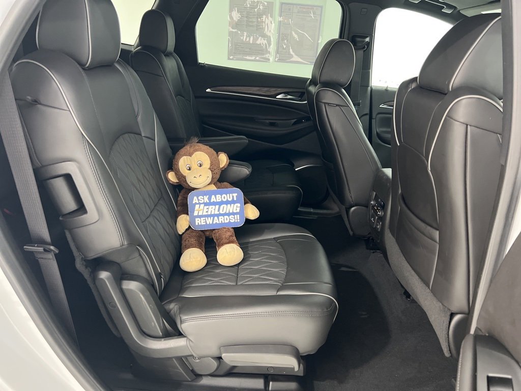 Used 2024 Buick Enclave Avenir w/ Avenir Technology Package image 23