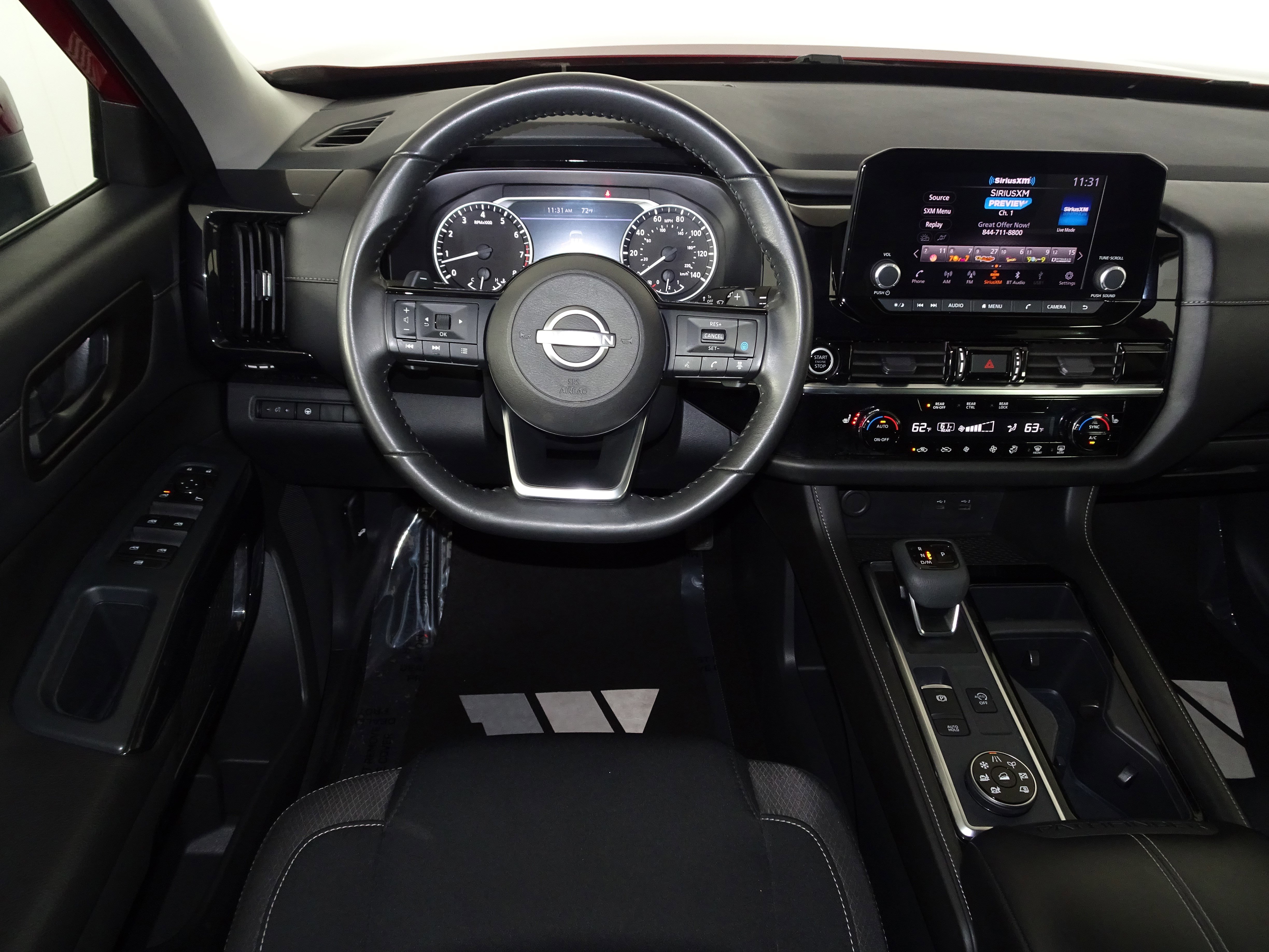 Used 2023 Nissan Pathfinder SV image 39