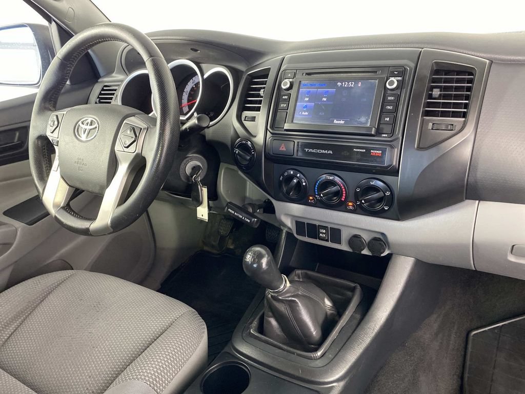 Used 2015 Toyota Tacoma 4x4 Access Cab w/ Convenience Package image 12