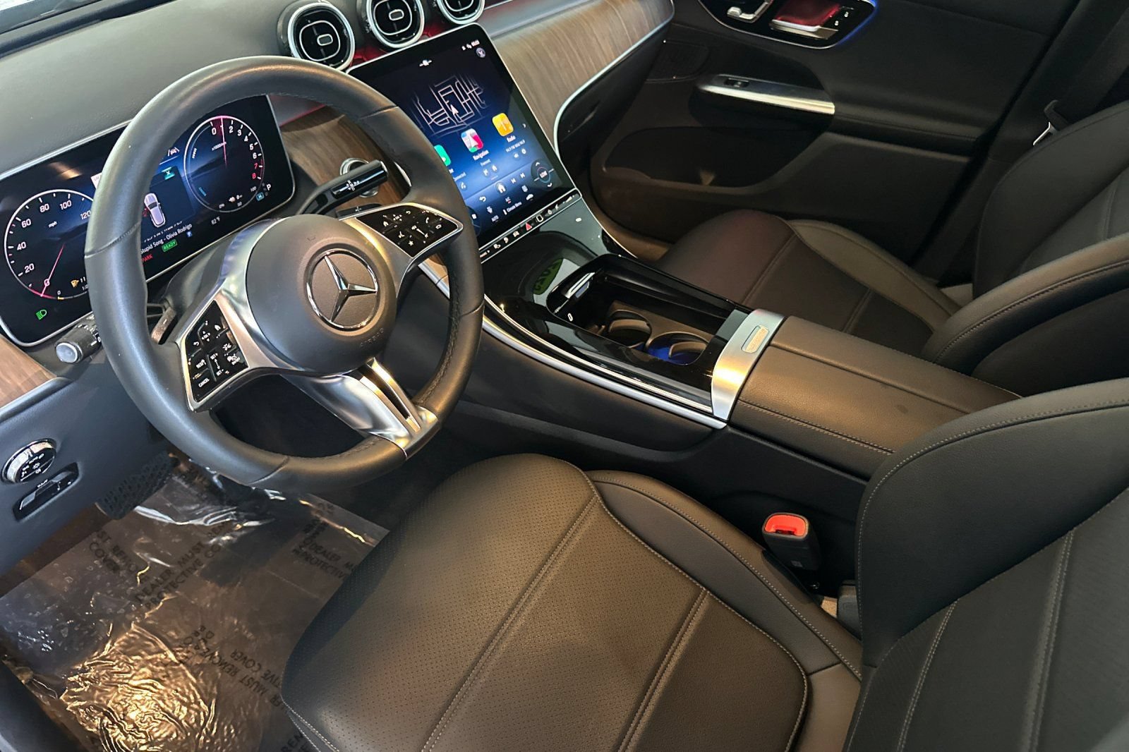 Used 2025 Mercedes-Benz GLC 350e 4MATIC w/ Driver Assistance Package image 10