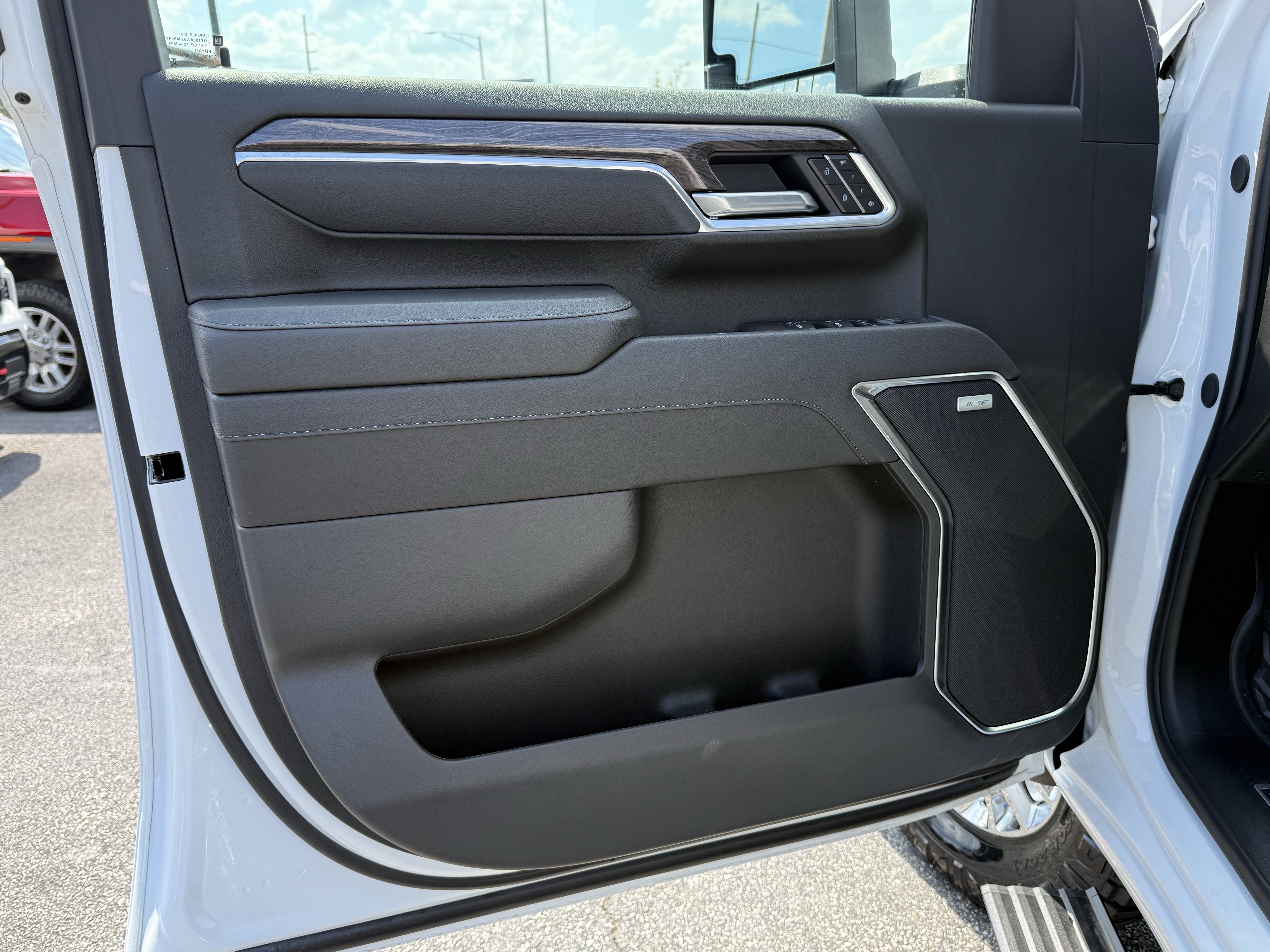 New 2026 Chevrolet Silverado 2500 LTZ w/ LTZ Premium Package AWD/4WD image 14