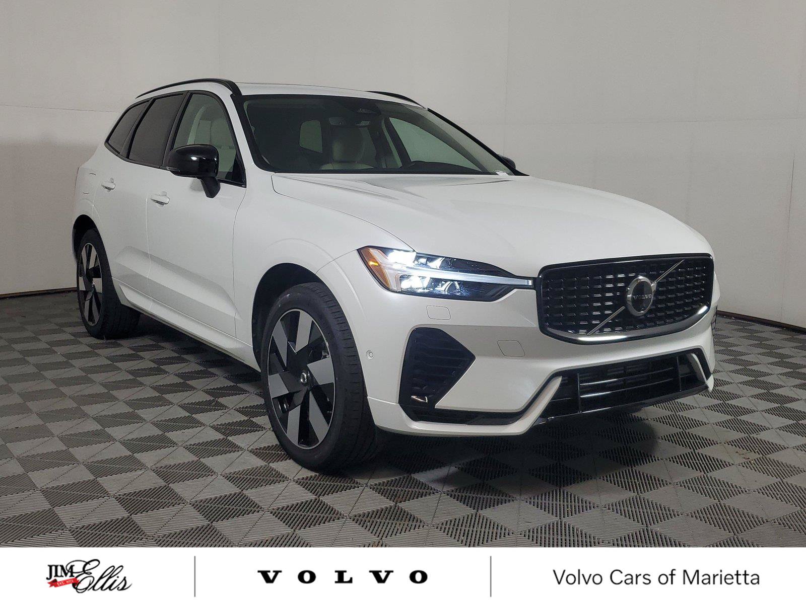 Used 2024 Volvo XC60 T8 Plus w/ Protection Package Premier