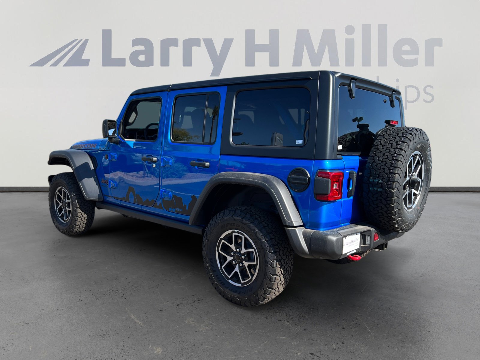 New 2025 Jeep Wrangler Unlimited Rubicon w/ Steel Bumper Group image 3