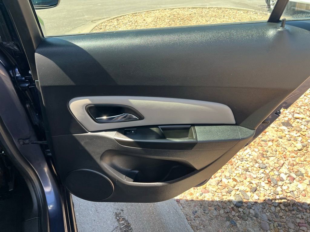 Used 2014 Chevrolet Cruze LS FWD image 20