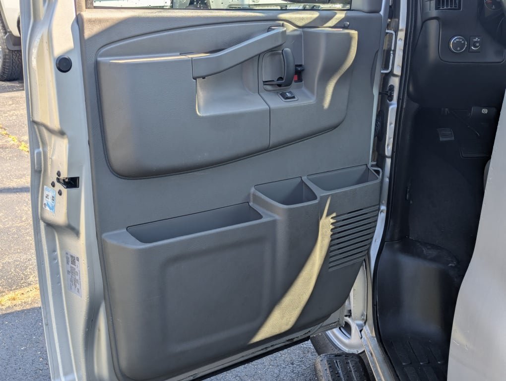 Used 2023 Chevrolet Express 3500 LS w/ Chrome Appearance Package RWD image 15