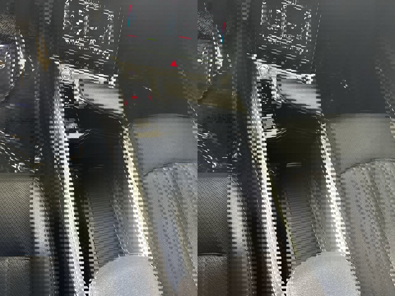 Used 2020 Audi e-tron Premium Plus image 23