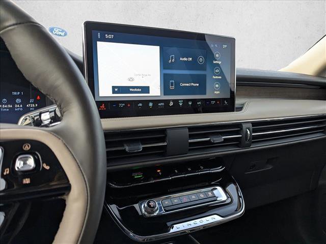 Used 2023 Lincoln Corsair Reserve image 16