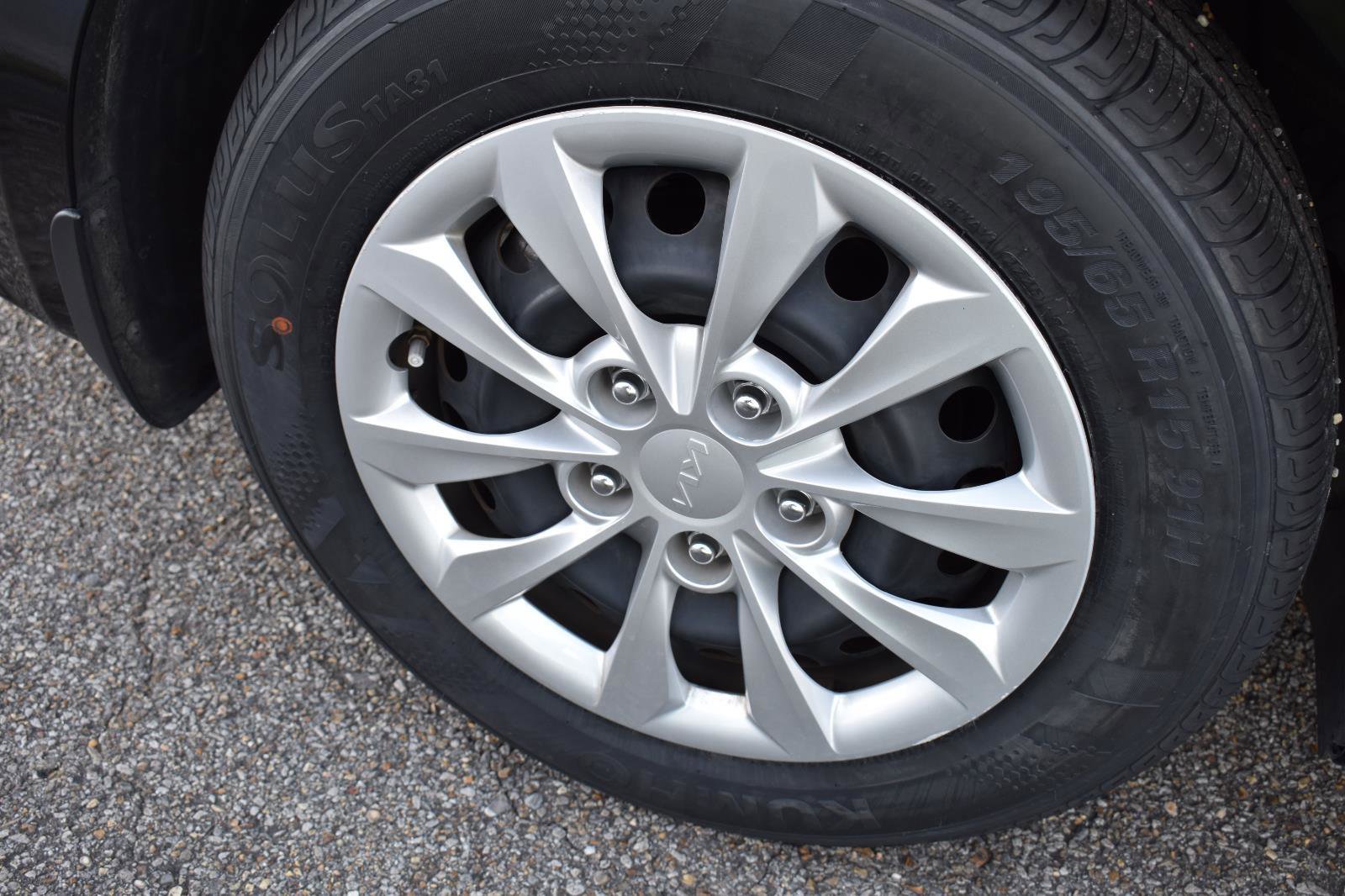 Used 2024 Kia Forte LX image 10