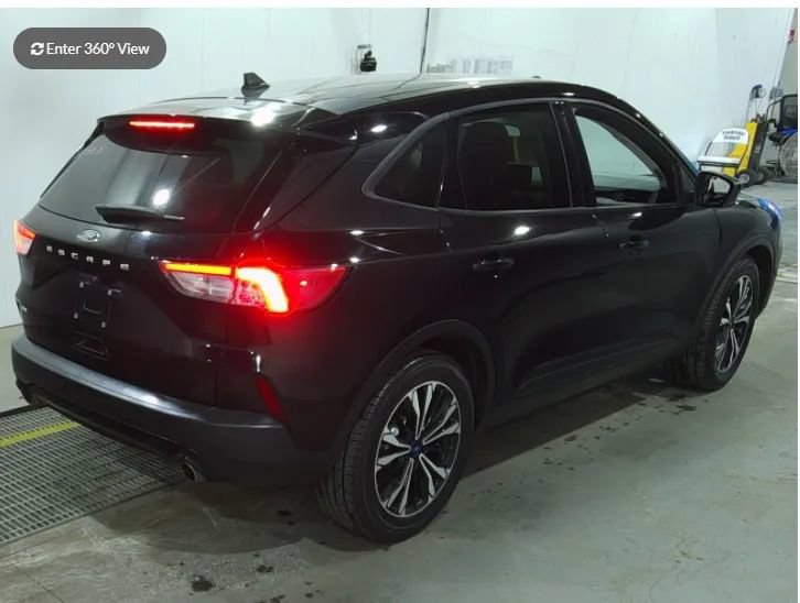 Used 2021 Ford Escape SE w/ SE Sport Appearance Package FWD image 4