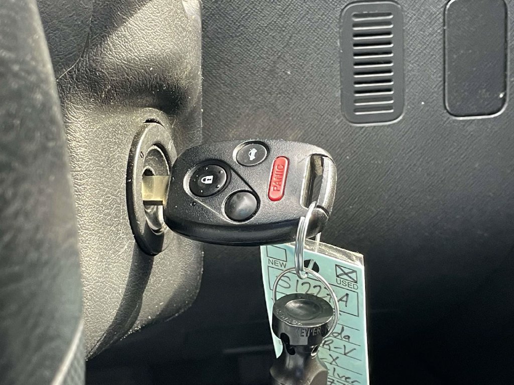 Used 2005 Honda CR-V LX image 21