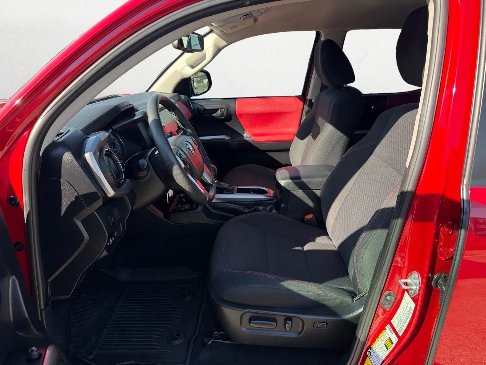 Used 2021 Toyota Tacoma SR5 RWD image 11
