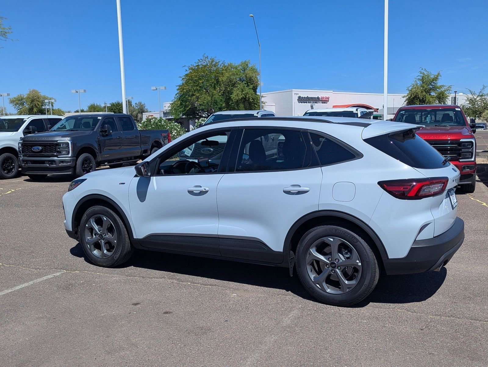 New 2025 Ford Escape ST-Line image 33