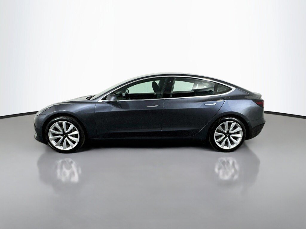 Used 2018 Tesla Model 3 Long Range RWD image 2