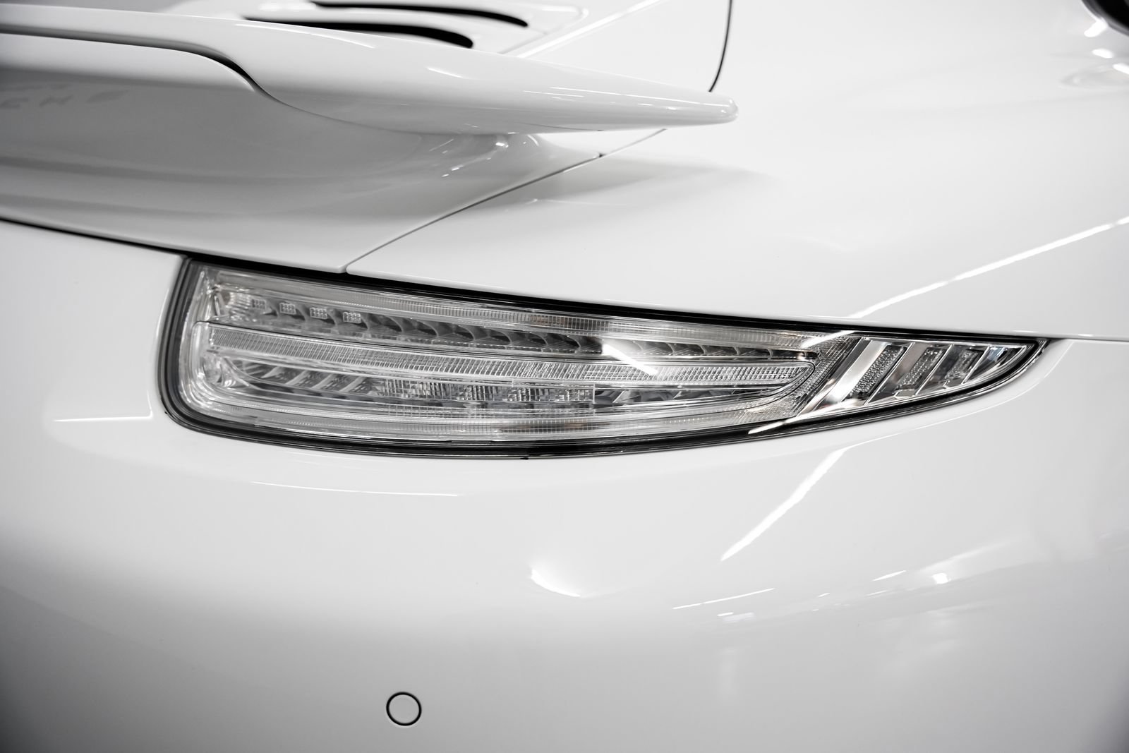 Used 2014 Porsche 911 Turbo S AWD/4WD image 38