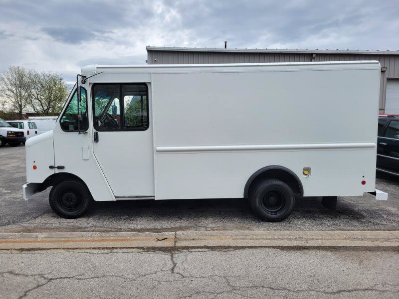 Used 2016 Ford E-350 and Econoline 350 Super Duty w/ A/C Prep Package RWD image 6