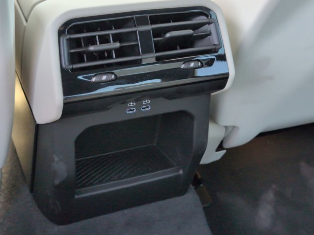 New 2026 BMW i5 eDrive40 w/ Premium Package image 11