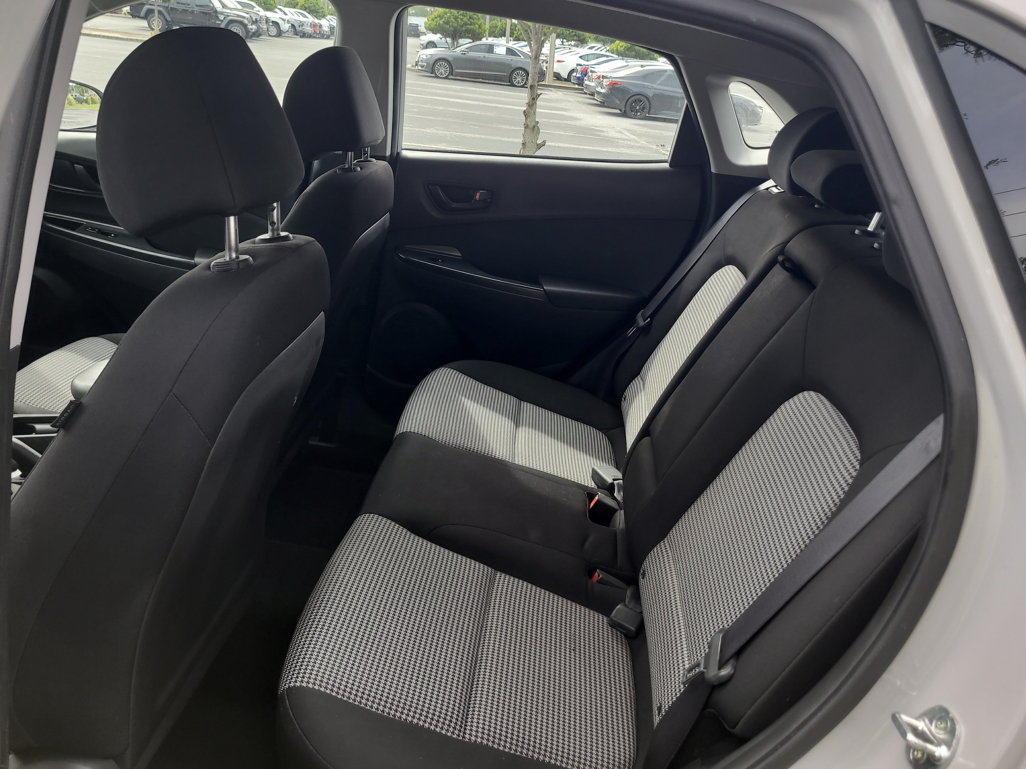 Used 2022 Hyundai Kona SE FWD image 14