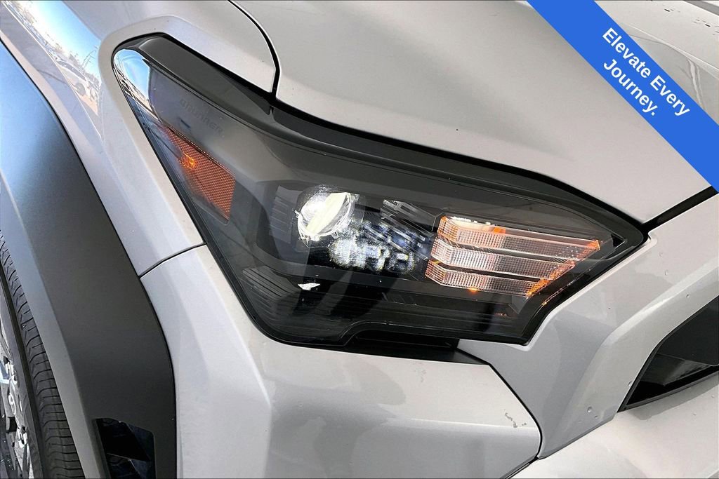 Used 2025 Toyota 4Runner SR5 image 38