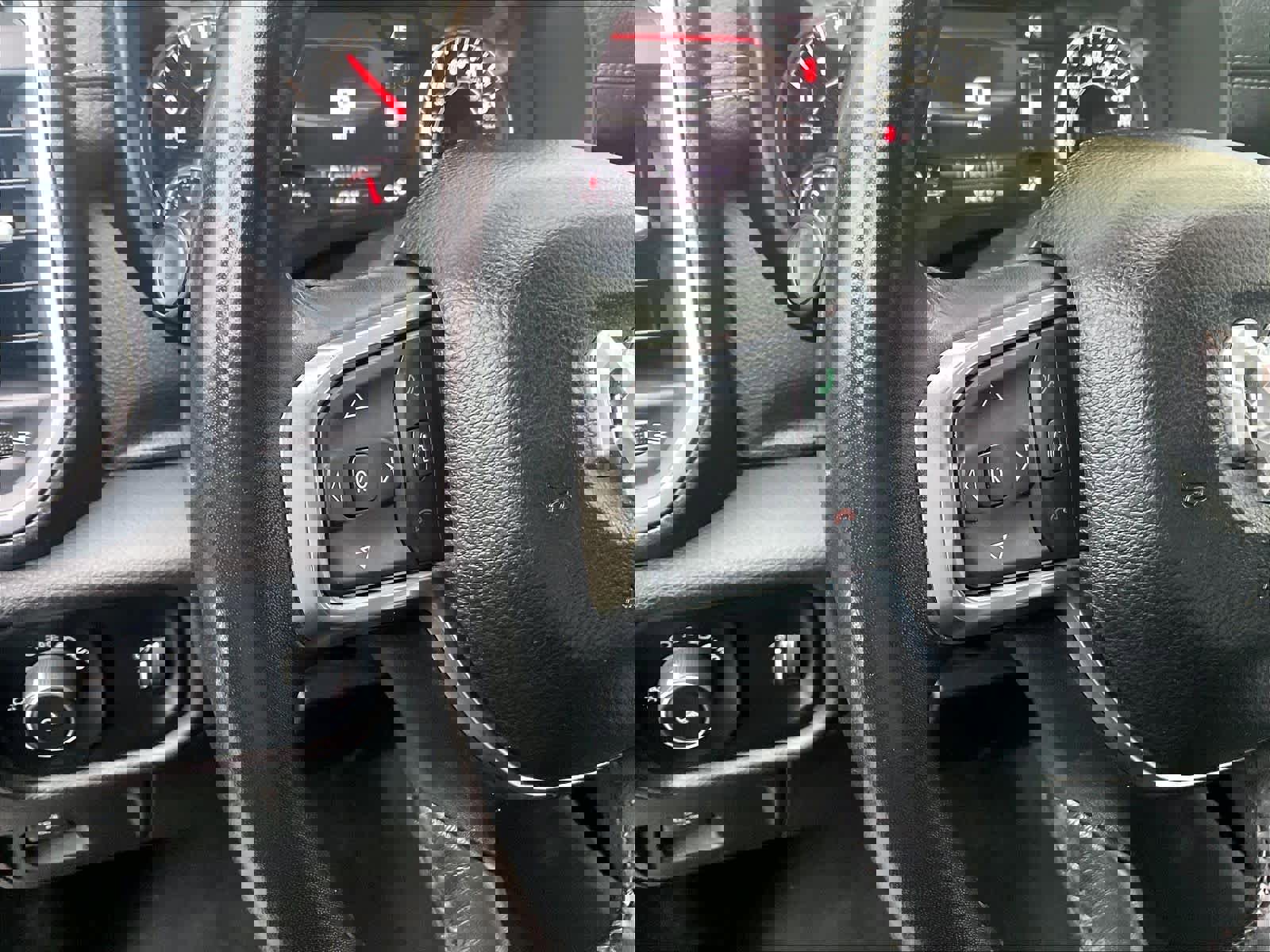 Used 2024 RAM 1500 Laramie image 22