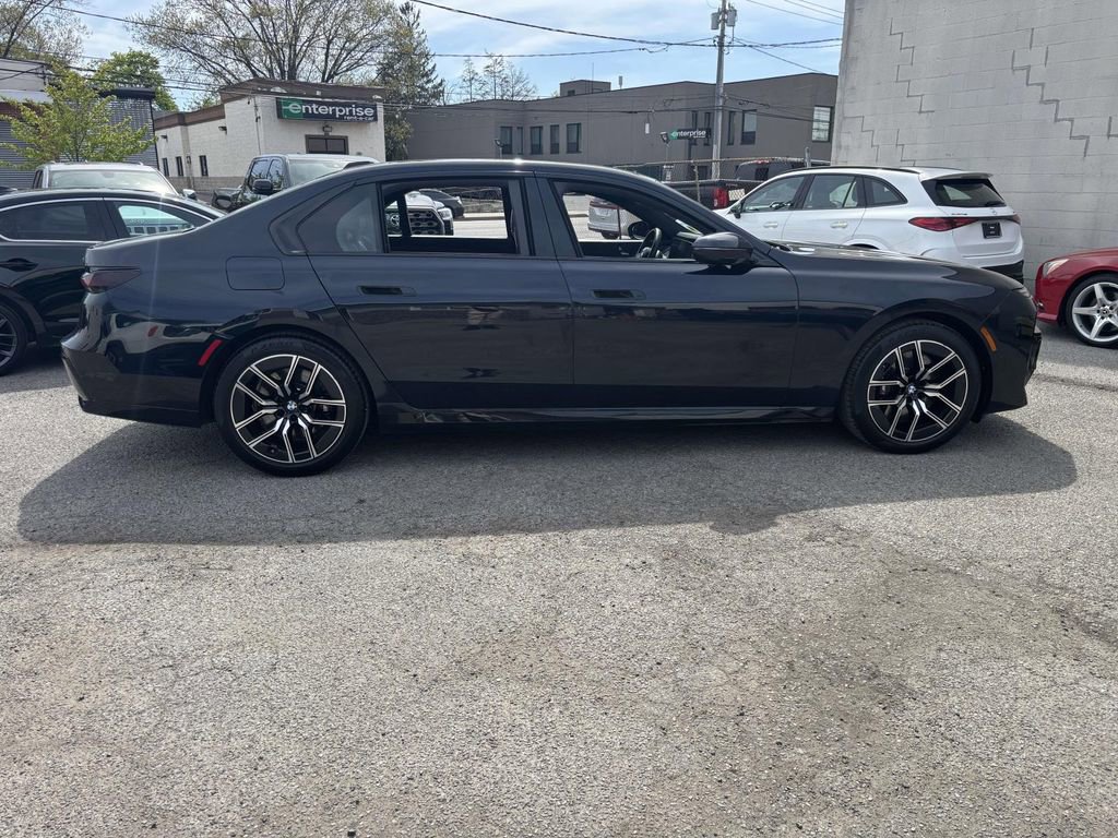 Used 2025 BMW 740i xDrive AWD/4WD image 8