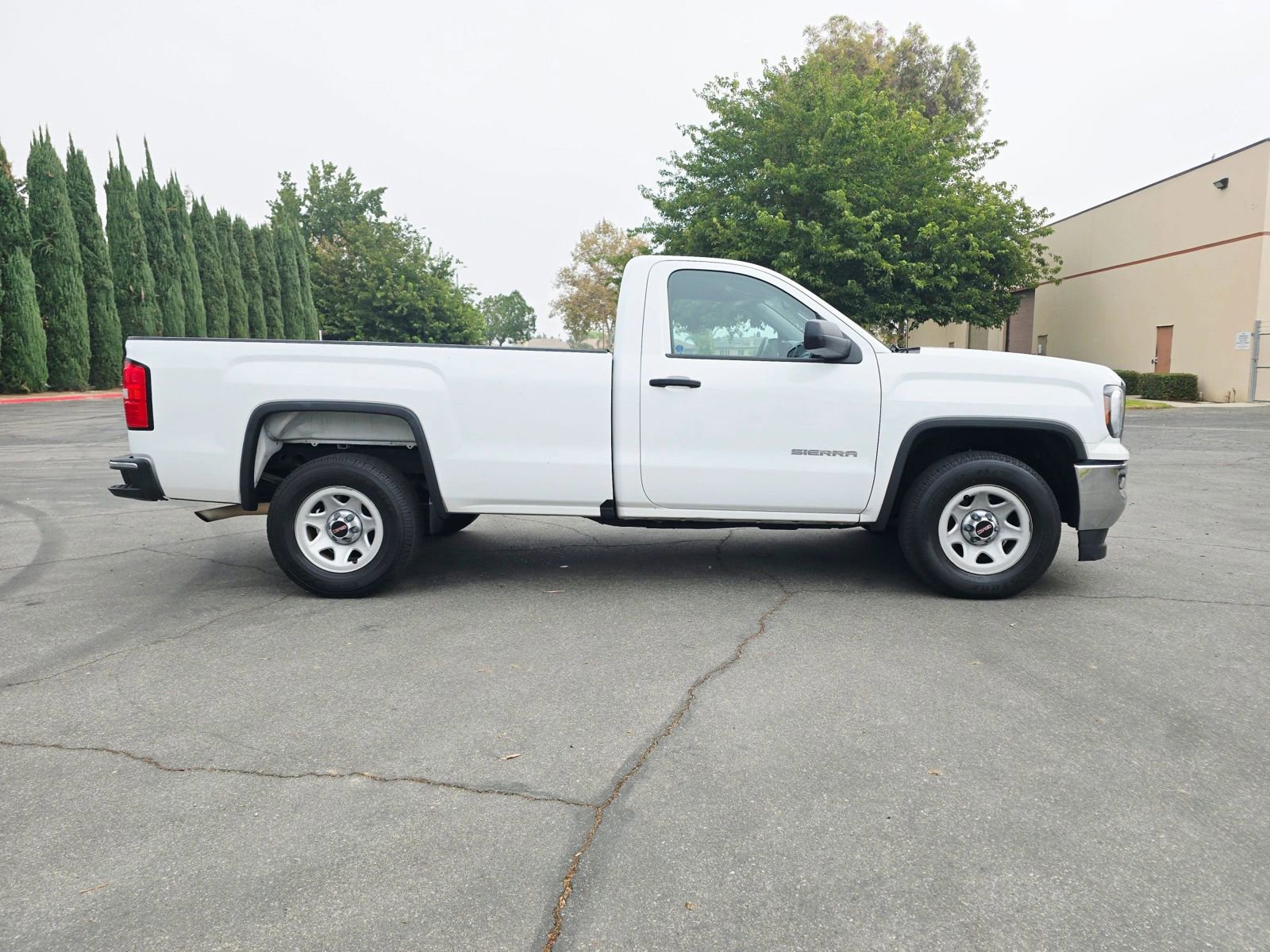 Used 2018 GMC Sierra 1500 2WD Regular Cab image 4