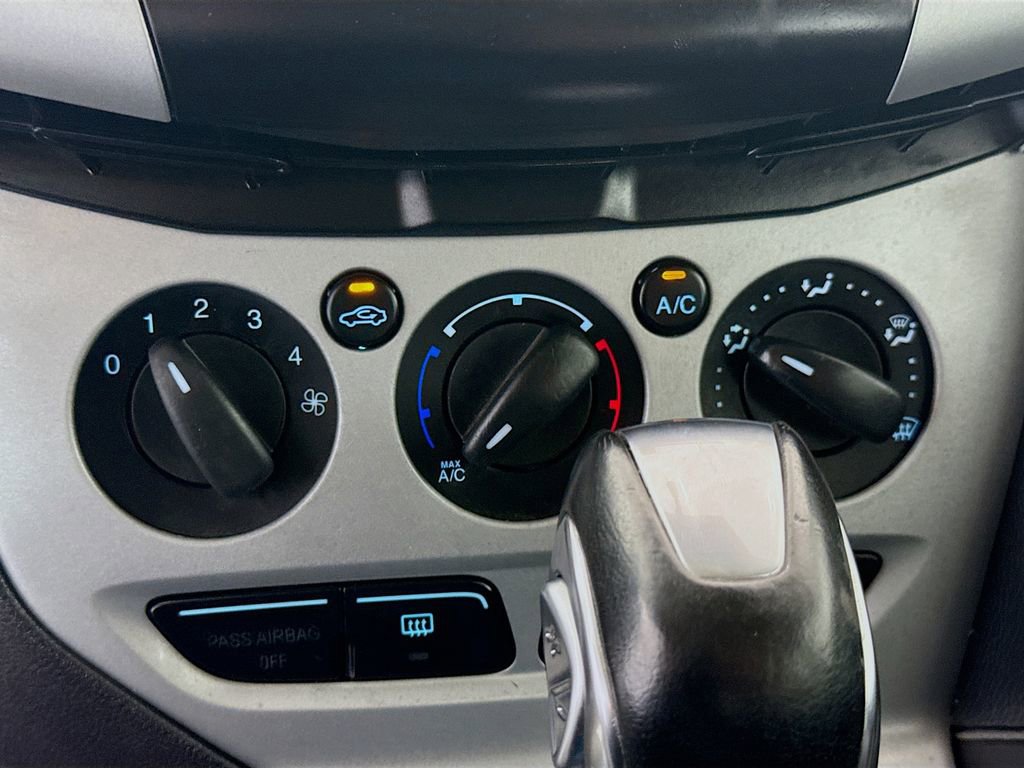 Used 2013 Ford Focus SE image 16