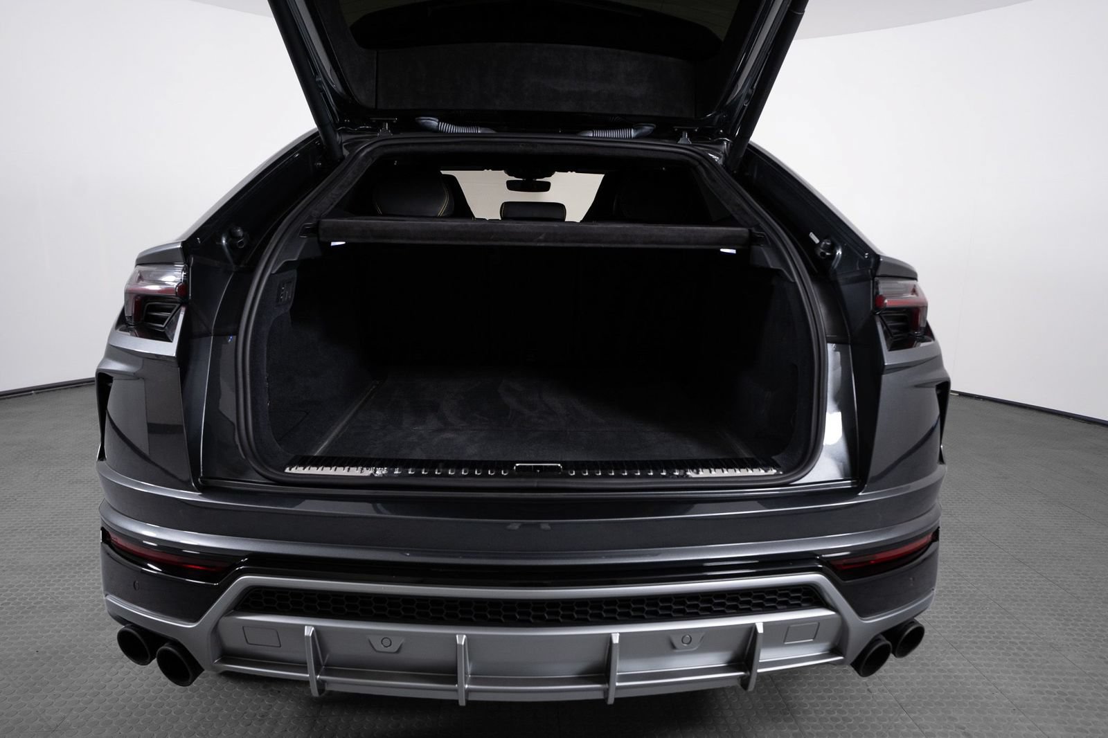 Used 2020 Lamborghini Urus AWD/4WD image 30