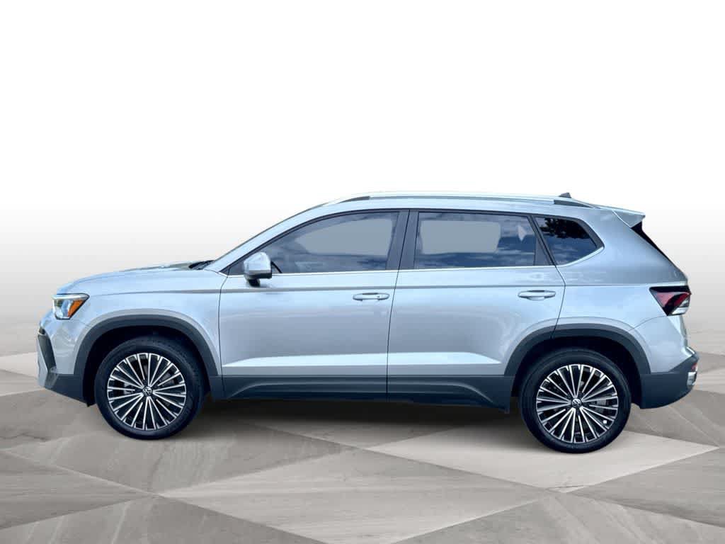Used 2025 Volkswagen Taos SE FWD image 5