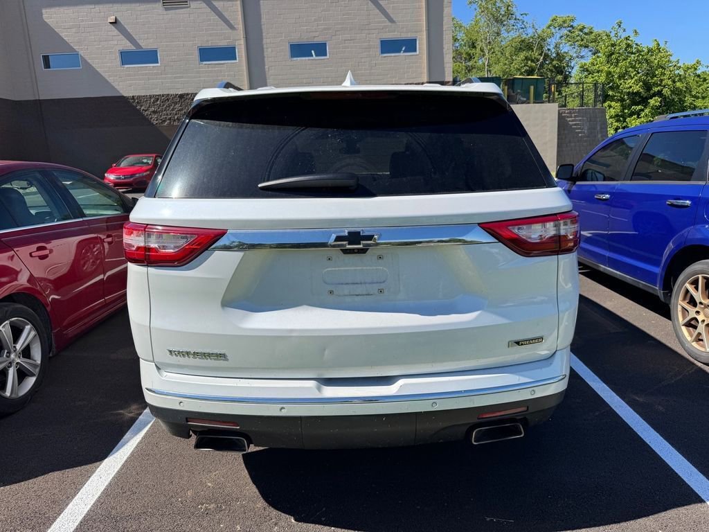 Used 2018 Chevrolet Traverse Premier w/ Driver Confidence II Package FWD image 16