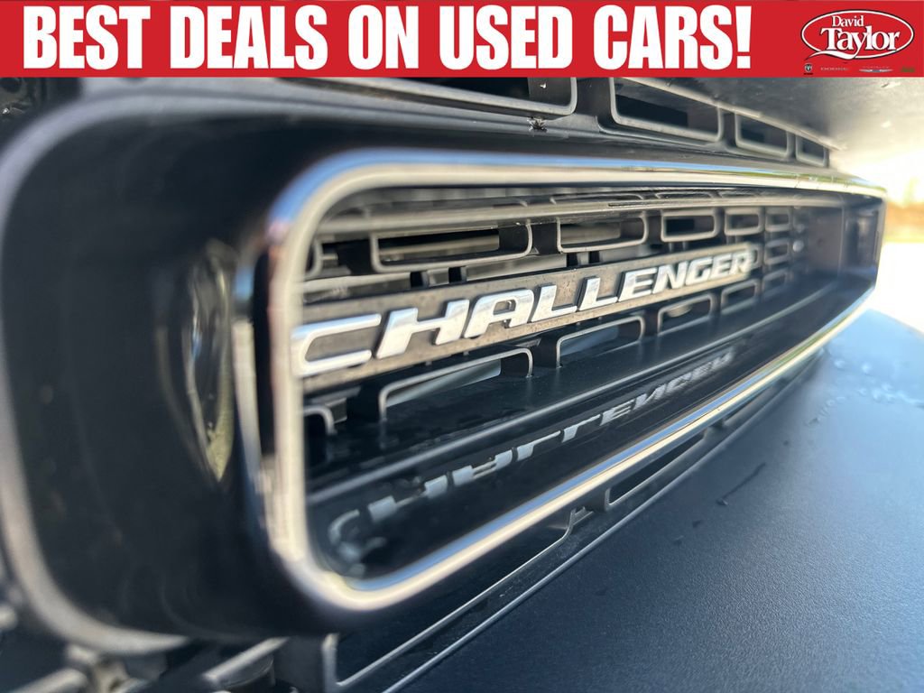 Used 2021 Dodge Challenger SXT RWD image 40