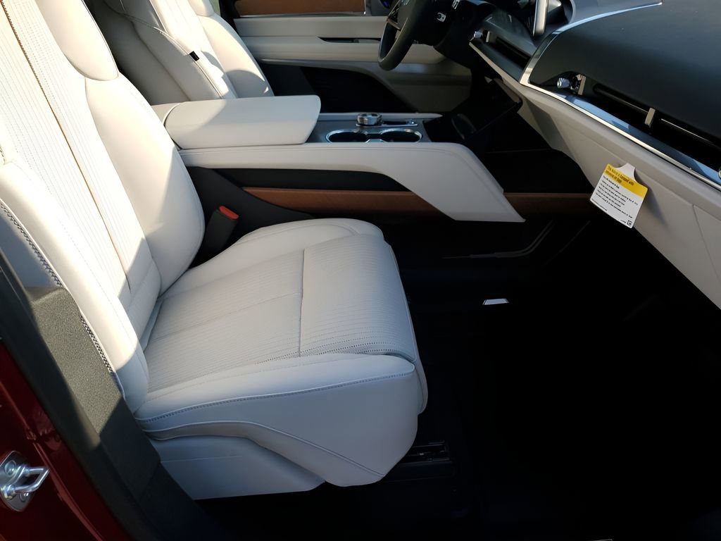 New 2026 Cadillac Vistiq Sport w/ LPO, Floor Liner Package image 16