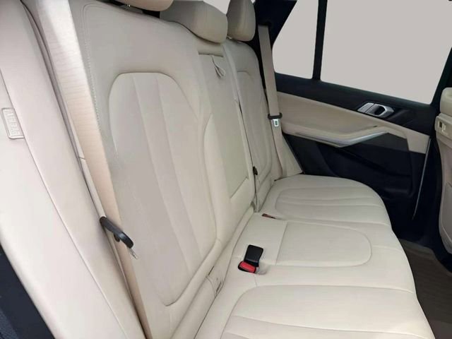 Used 2019 BMW X5 xDrive40i w/ Premium Package 2 image 17