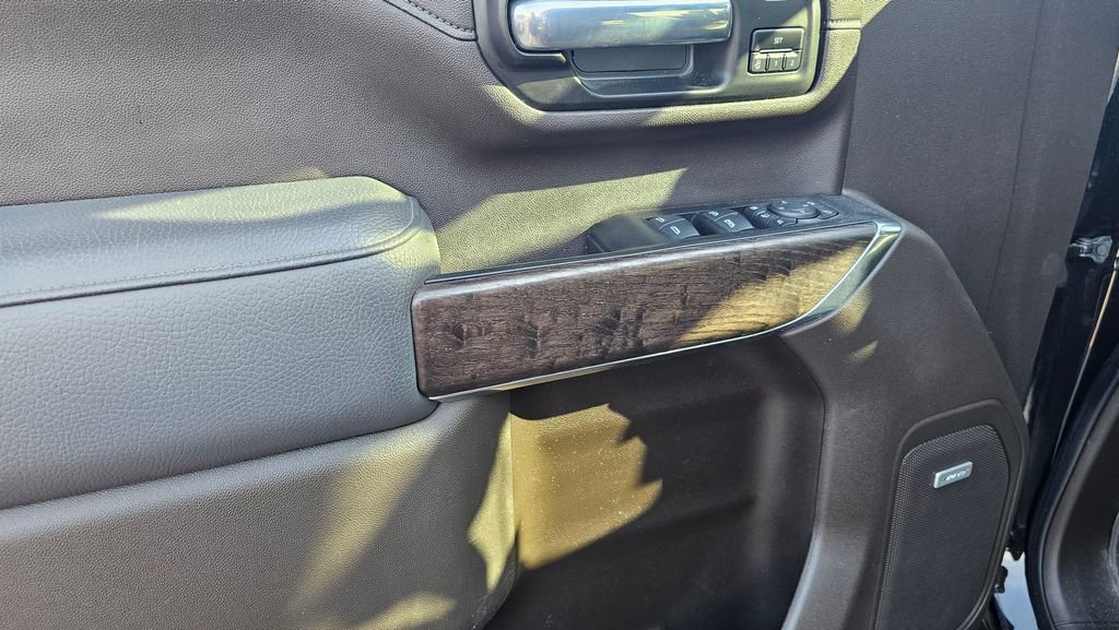 Used 2021 GMC Sierra 2500 Denali w/ Denali Black Diamond Edition image 6