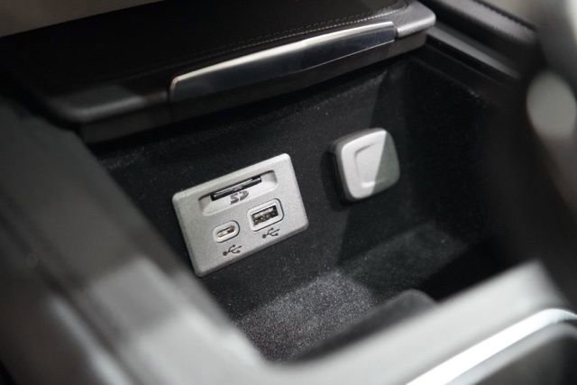 Used 2023 Cadillac XT4 Luxury w/ Cold Weather Package image 29