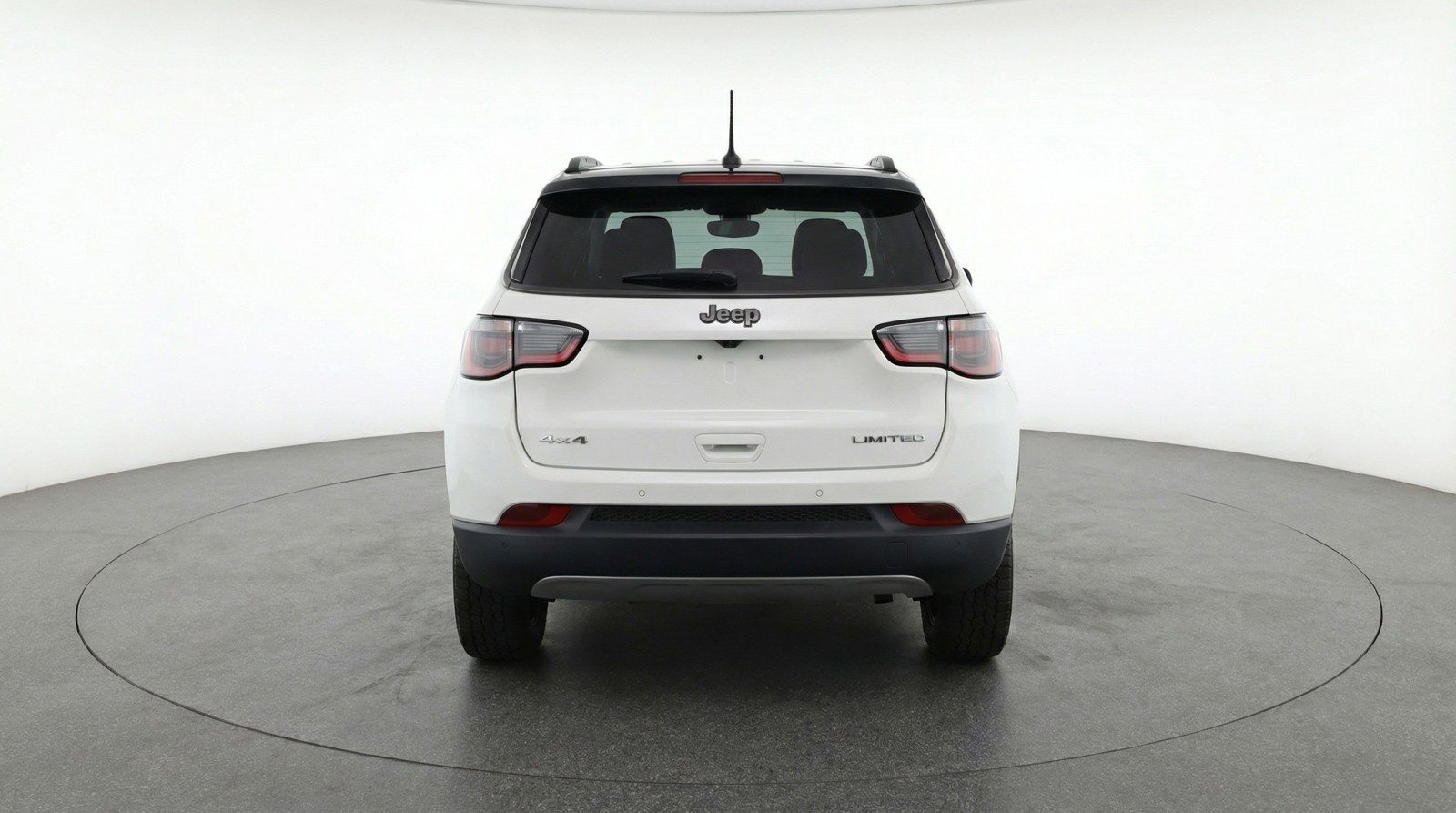 Used 2025 Jeep Compass Trailhawk image 7