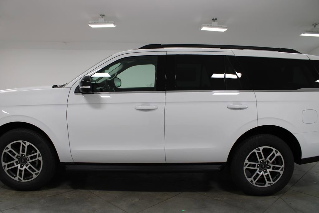 New 2026 Ford Expedition Active RWD image 5