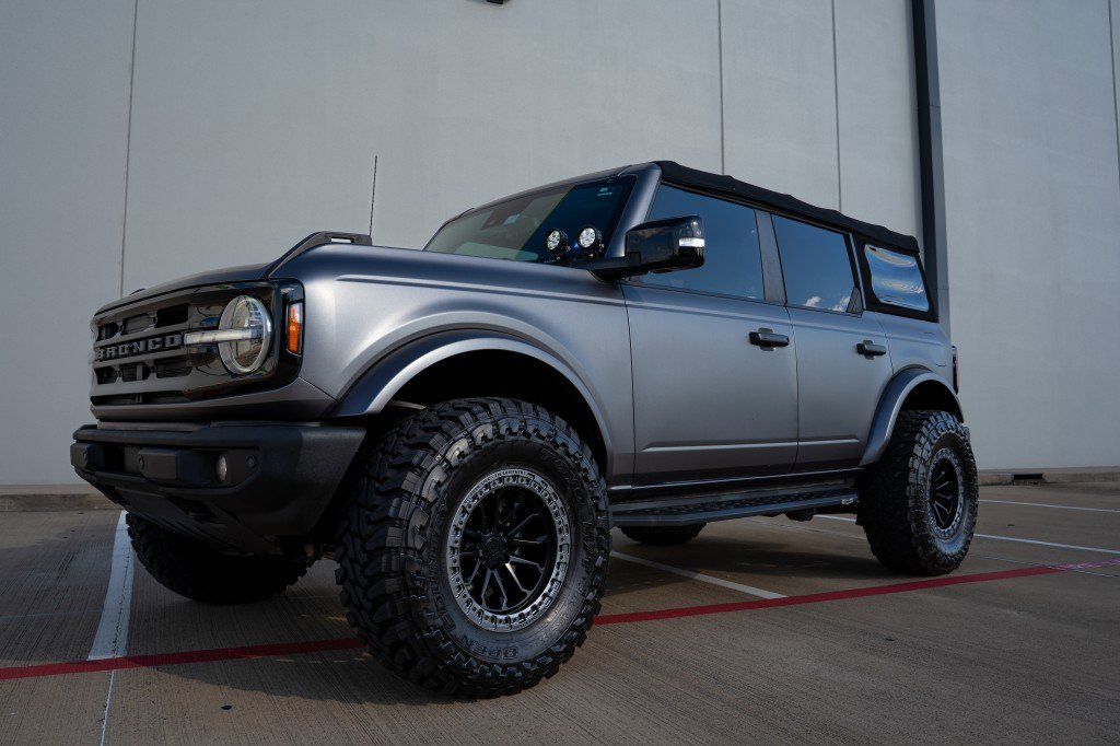 Used 2021 Ford Bronco Outer Banks image 1