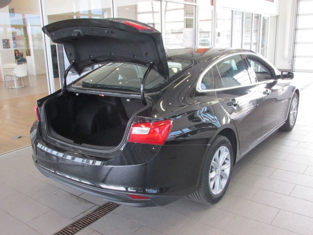Used 2024 Chevrolet Malibu LT image 30