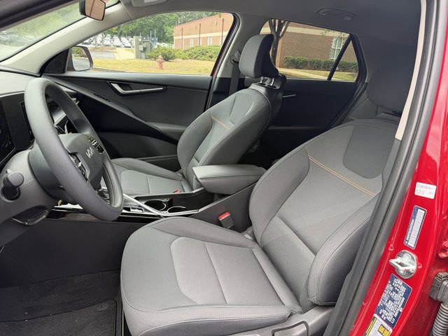 Certified 2025 Kia Niro LX FWD image 5