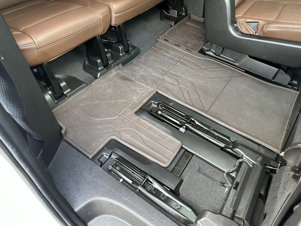 Used 2021 Chevrolet Suburban High Country image 31