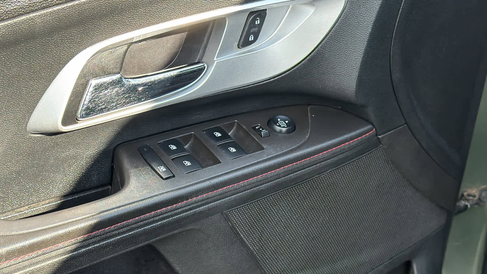 Used 2015 Chevrolet Equinox LT image 22