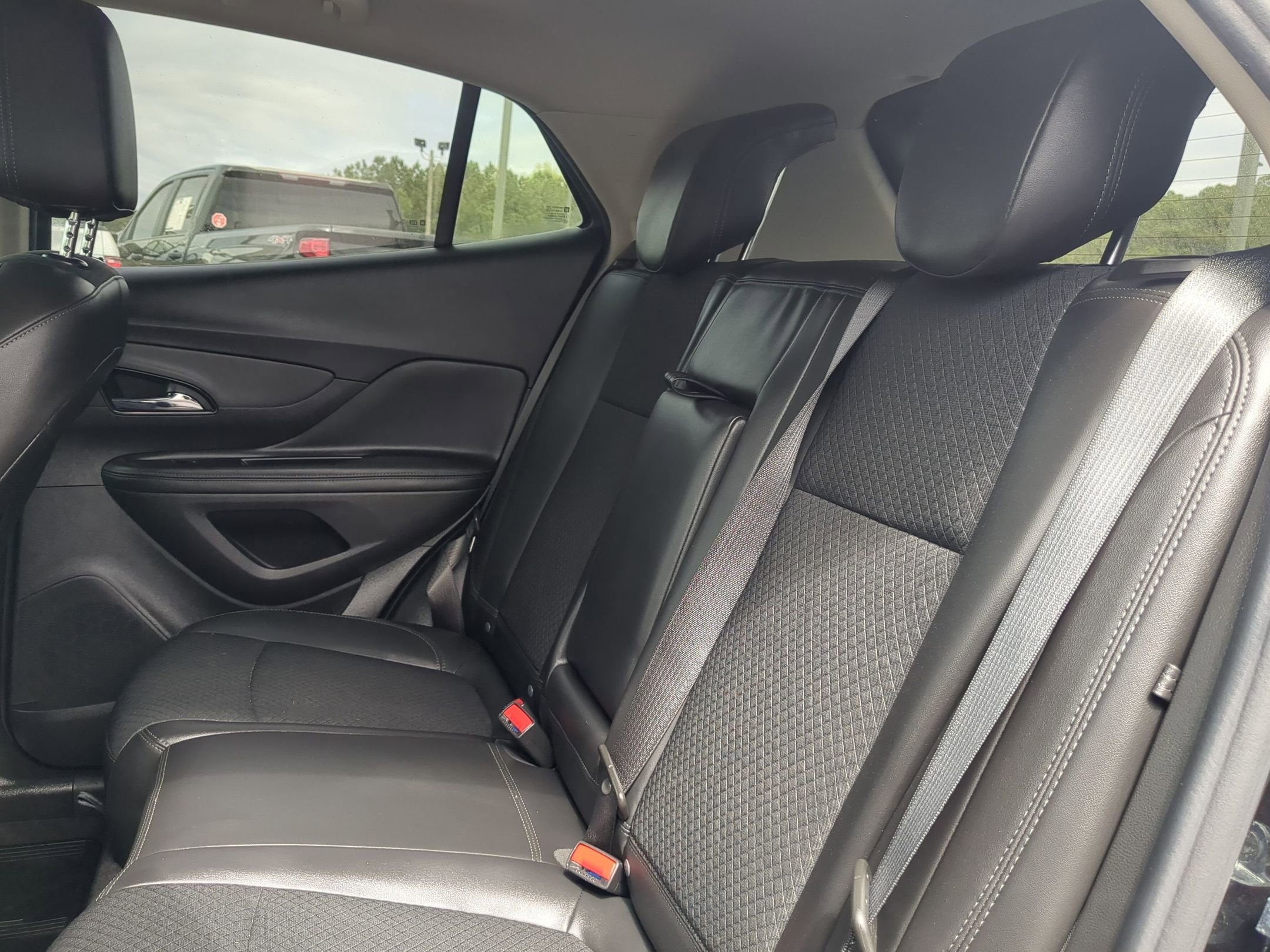 Used 2022 Buick Encore Preferred w/ Safety Package image 23