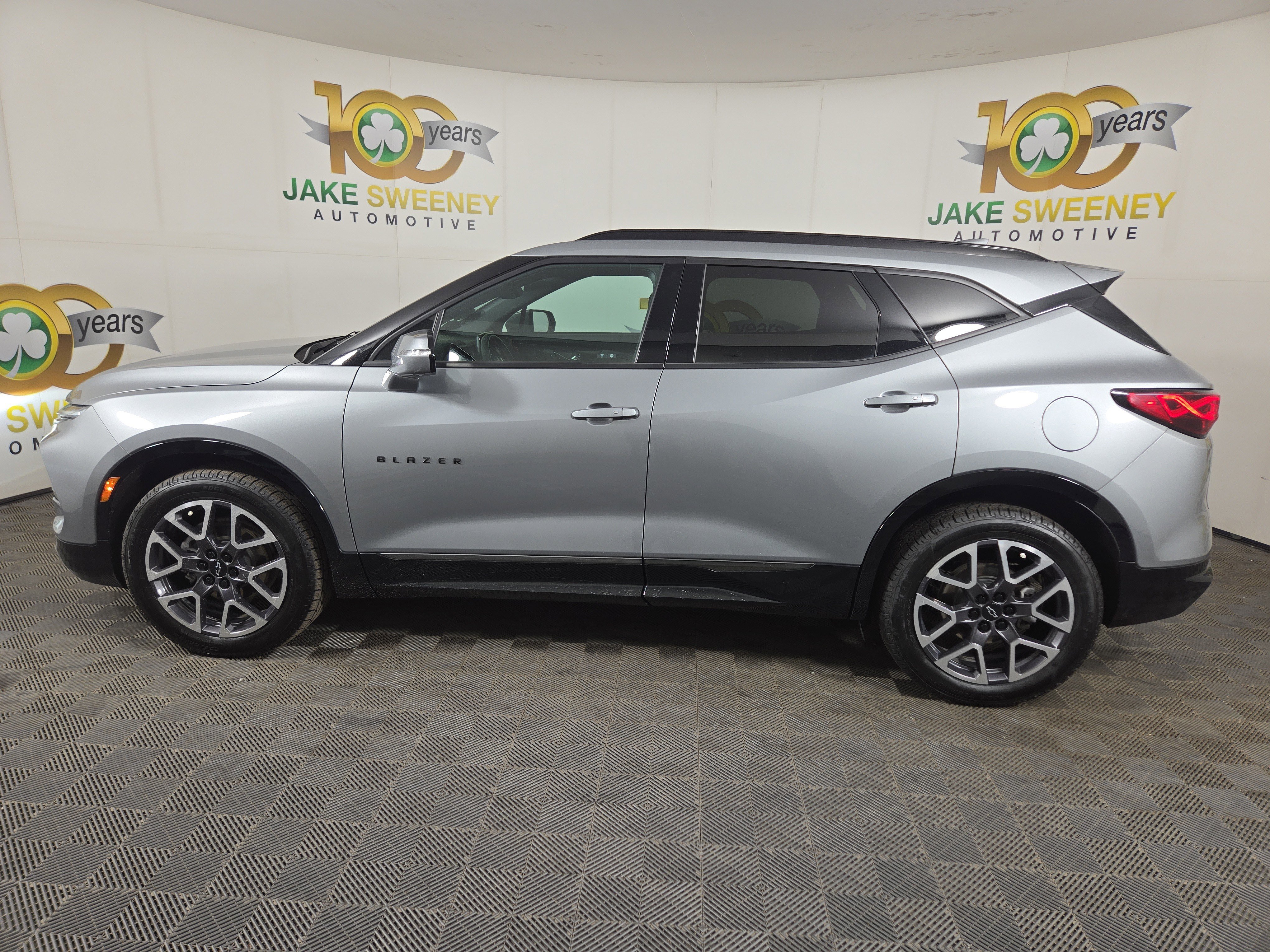 Certified 2023 Chevrolet Blazer RS w/ Driver Confidence II Package image 4