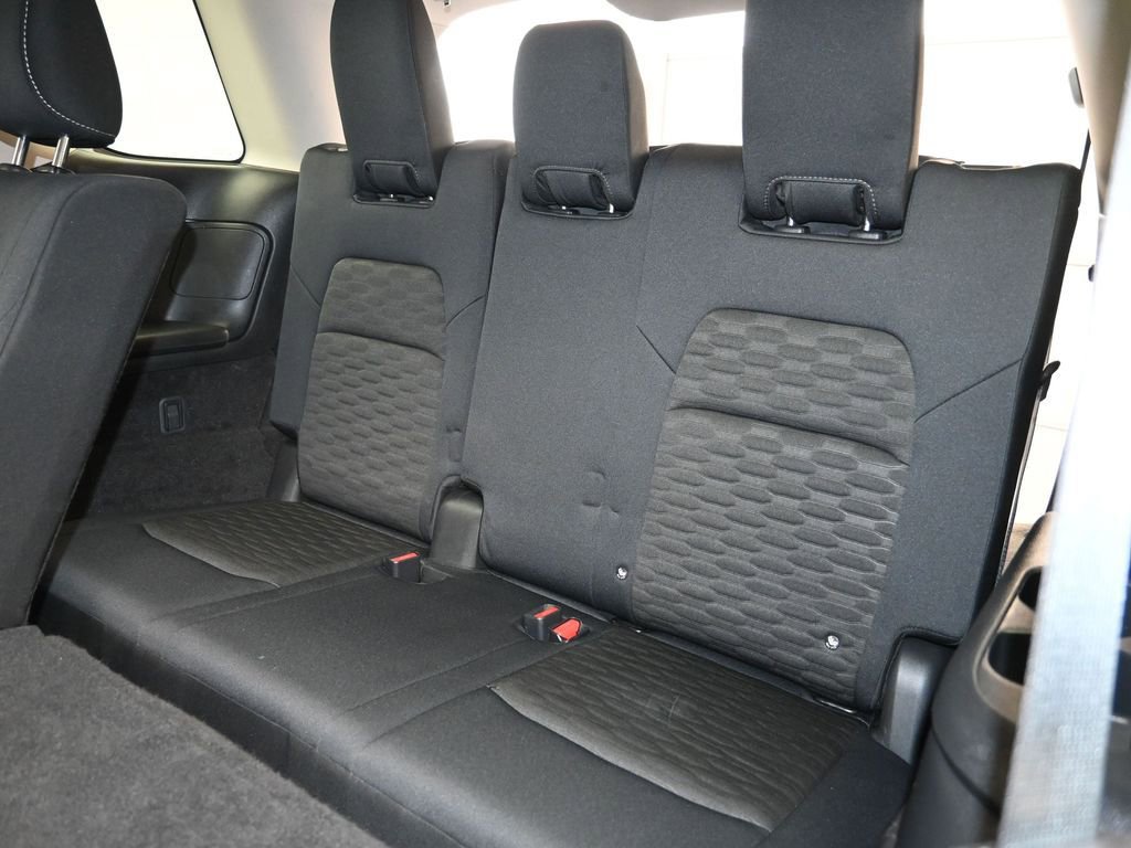 Used 2024 Nissan Pathfinder S image 24